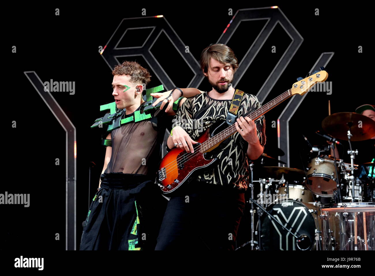 Bestival - 9 Settembre 2016: Olly Alexander performing live sul palco principale con anni e anni a Bestival, Newport, Isle of Wight, 9 settembre, 2 Foto Stock