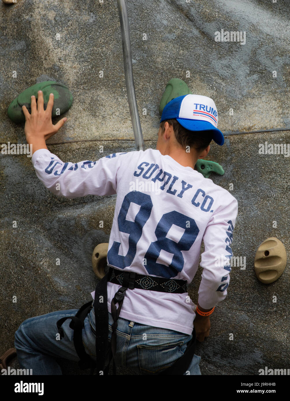 Muro di roccia da scalare al Shasta County Fair. Foto Stock