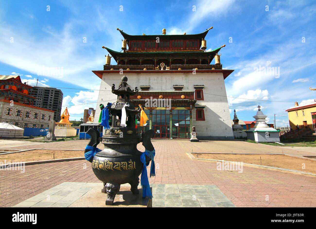 Il monastero Gandantegchinlen è un stile tibetano monastero buddista nella capitale mongola di Ulaanbaatar, in Mongolia Foto Stock