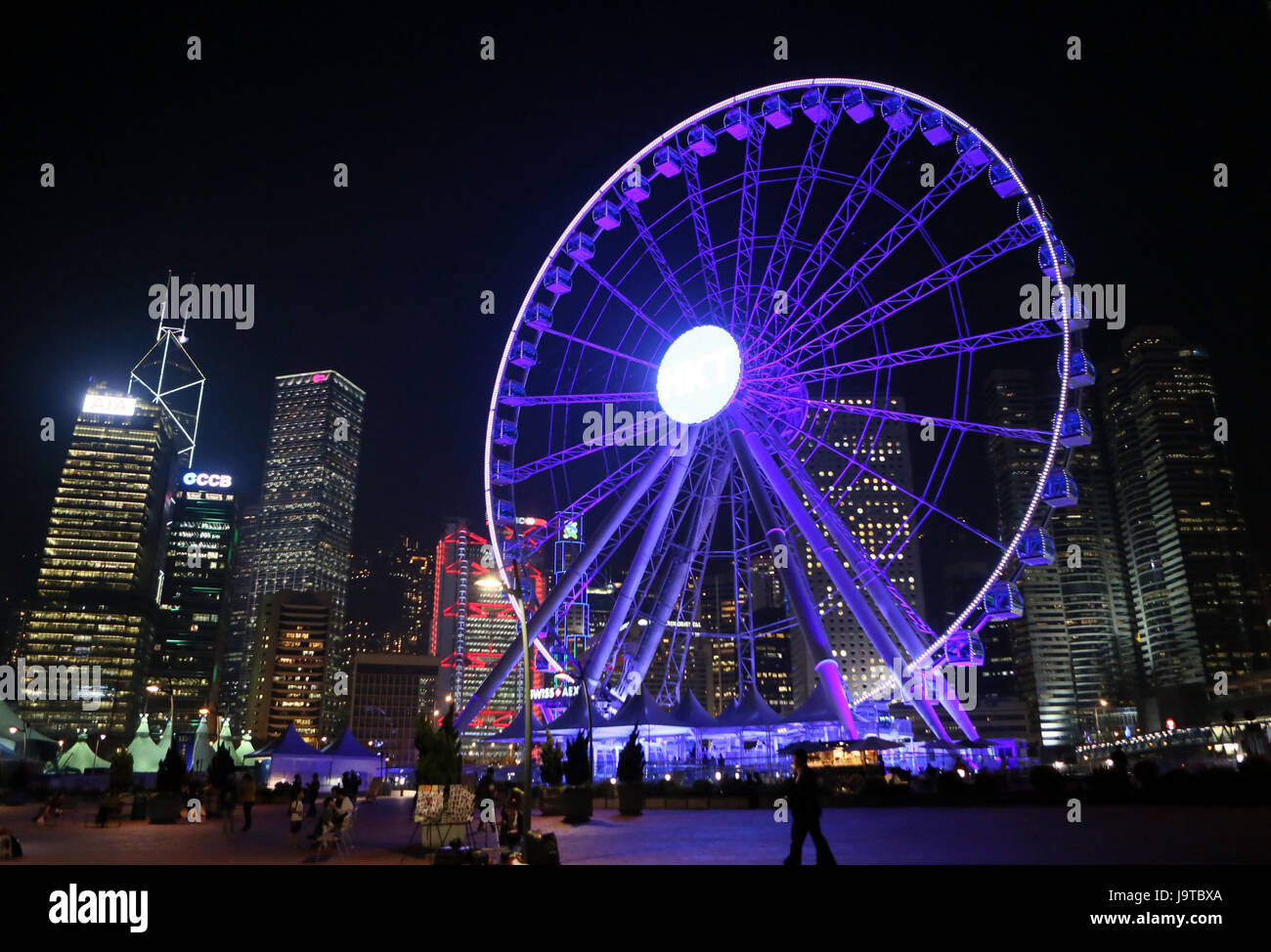 Hong Kong, Cina. Xiii Apr, 2015. Hong Kong ruota di osservazione è visto nel centro di Hong Kong, Cina del Sud, 13 aprile 2015. Luglio 1, 2017 ricorre il ventesimo anniversario di il ritorno di Hong Kong alla madrepatria. Credito: Li Peng/Xinhua/Alamy Live News Foto Stock