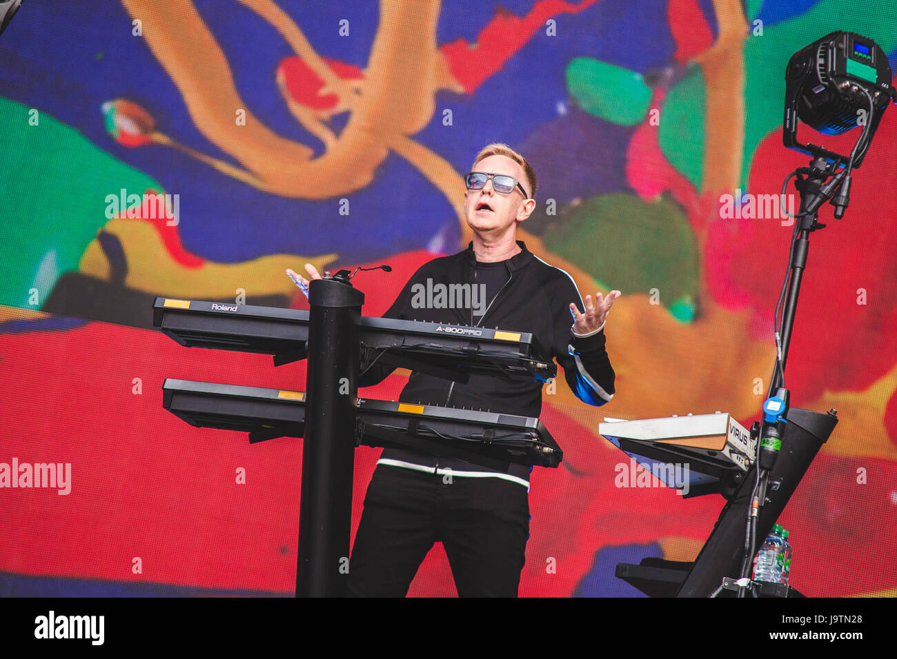 Londra, Regno Unito. Il 3 giugno, 2017. Dave Gahan, Martin Gore e Andy Fletcher del British elctronic Band Depeche Mode, eseguire presso il London Stadium sul solo UK Data di loro 2017 "acquavite" tour globale di credito: Myles Wright/ZUMA filo/Alamy Live News Foto Stock