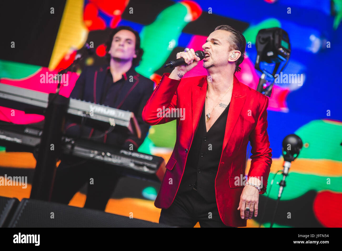 Londra, Regno Unito. Il 3 giugno, 2017. Dave Gahan, Martin Gore e Andy Fletcher del British elctronic Band Depeche Mode, eseguire presso il London Stadium sul solo UK Data di loro 2017 "acquavite" tour globale di credito: Myles Wright/ZUMA filo/Alamy Live News Foto Stock