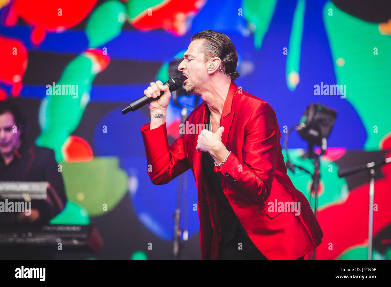 Londra, Regno Unito. Il 3 giugno, 2017. Dave Gahan, Martin Gore e Andy Fletcher del British elctronic Band Depeche Mode, eseguire presso il London Stadium sul solo UK Data di loro 2017 "acquavite" tour globale di credito: Myles Wright/ZUMA filo/Alamy Live News Foto Stock