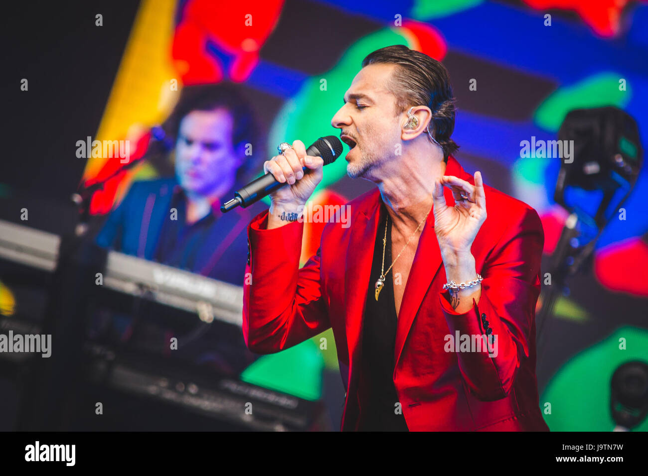 Londra, Regno Unito. Il 3 giugno, 2017. Dave Gahan, Martin Gore e Andy Fletcher del British elctronic Band Depeche Mode, eseguire presso il London Stadium sul solo UK Data di loro 2017 "acquavite" tour globale di credito: Myles Wright/ZUMA filo/Alamy Live News Foto Stock