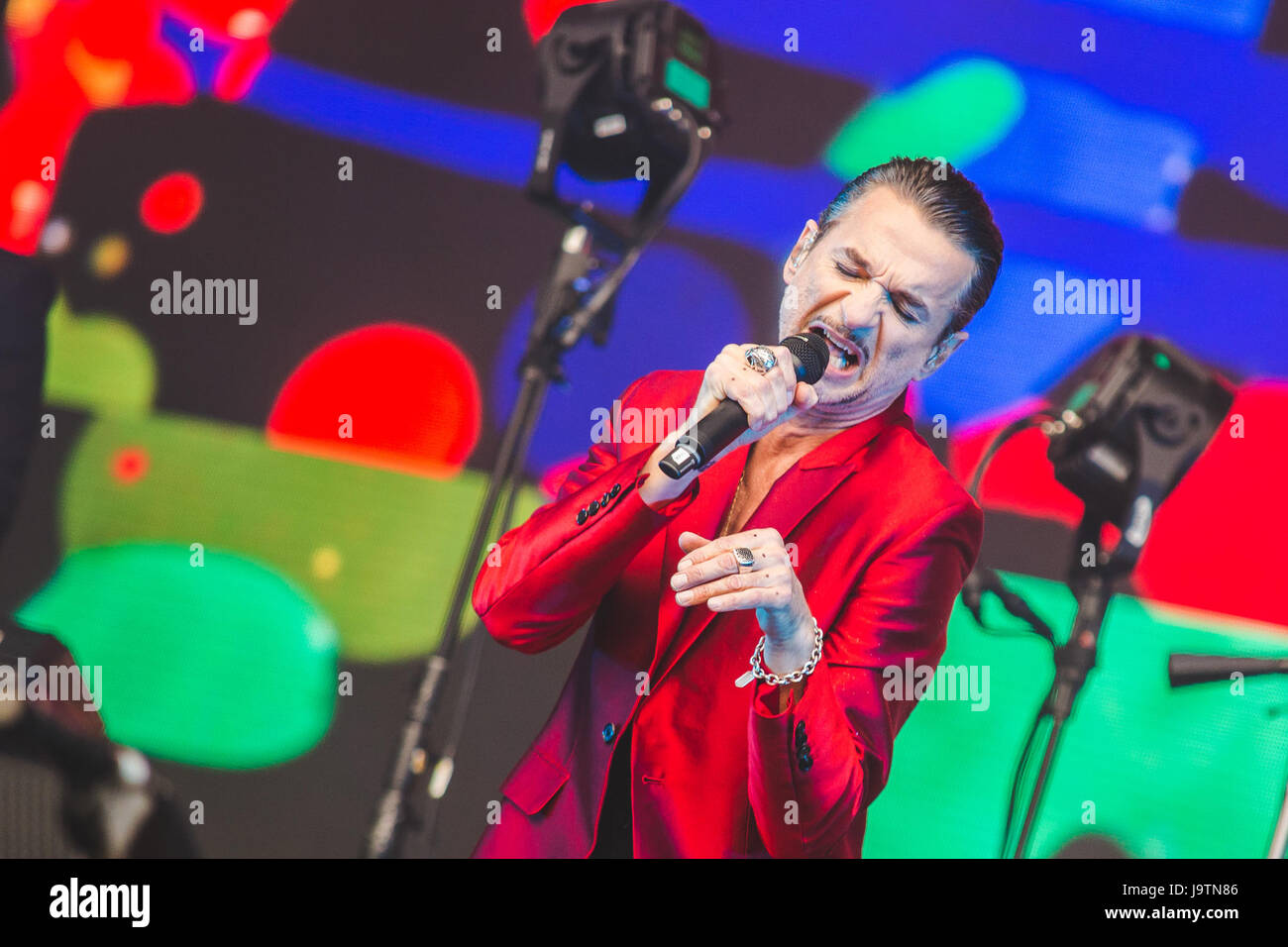 Londra, Regno Unito. Il 3 giugno, 2017. Dave Gahan, Martin Gore e Andy Fletcher del British elctronic Band Depeche Mode, eseguire presso il London Stadium sul solo UK Data di loro 2017 "acquavite" tour globale di credito: Myles Wright/ZUMA filo/Alamy Live News Foto Stock