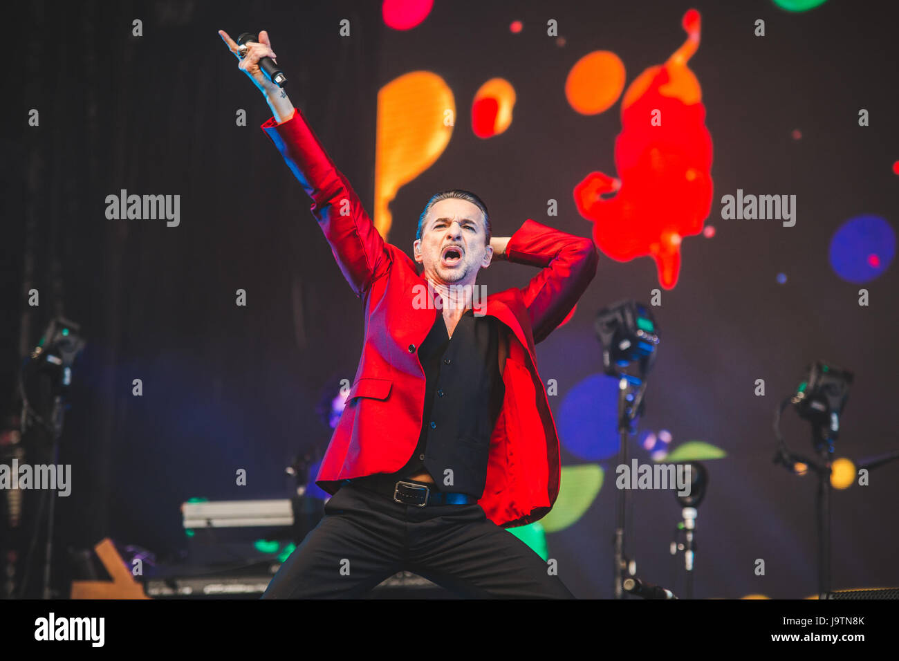 Londra, Regno Unito. Il 3 giugno, 2017. Dave Gahan, Martin Gore e Andy Fletcher del British elctronic Band Depeche Mode, eseguire presso il London Stadium sul solo UK Data di loro 2017 "acquavite" tour globale di credito: Myles Wright/ZUMA filo/Alamy Live News Foto Stock