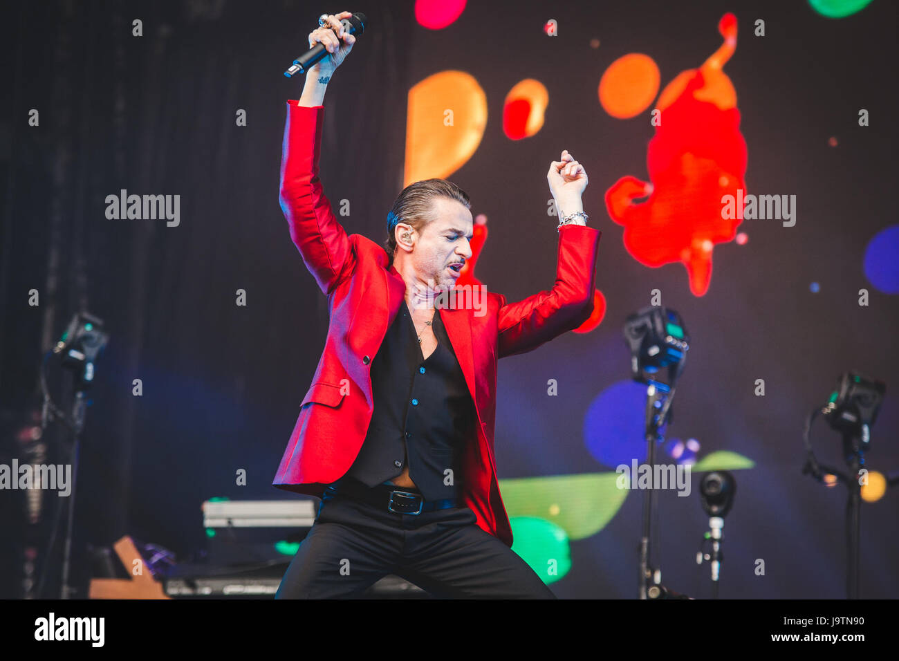 Londra, Regno Unito. Il 3 giugno, 2017. Dave Gahan, Martin Gore e Andy Fletcher del British elctronic Band Depeche Mode, eseguire presso il London Stadium sul solo UK Data di loro 2017 "acquavite" tour globale di credito: Myles Wright/ZUMA filo/Alamy Live News Foto Stock