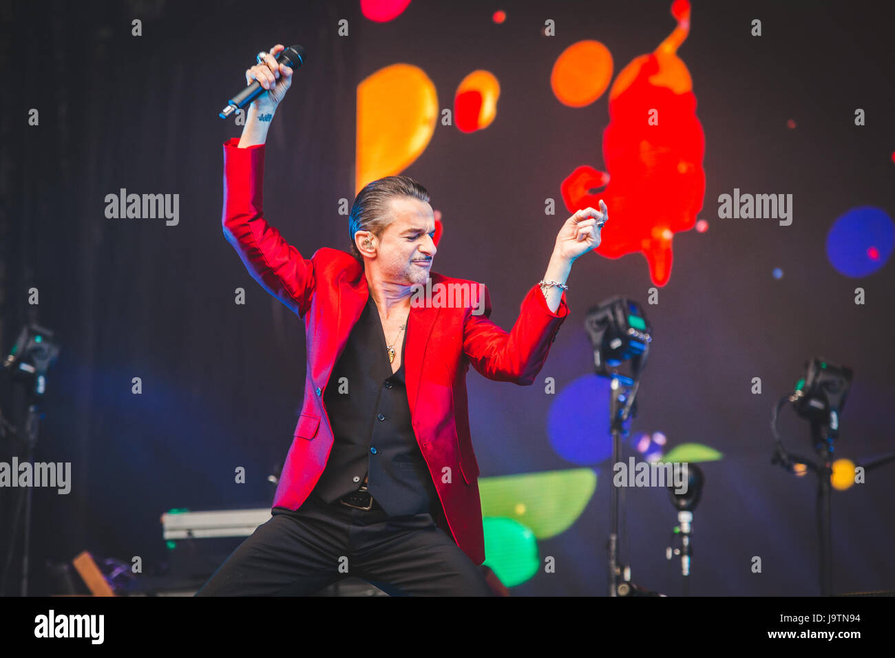 Londra, Regno Unito. Il 3 giugno, 2017. Dave Gahan, Martin Gore e Andy Fletcher del British elctronic Band Depeche Mode, eseguire presso il London Stadium sul solo UK Data di loro 2017 "acquavite" tour globale di credito: Myles Wright/ZUMA filo/Alamy Live News Foto Stock