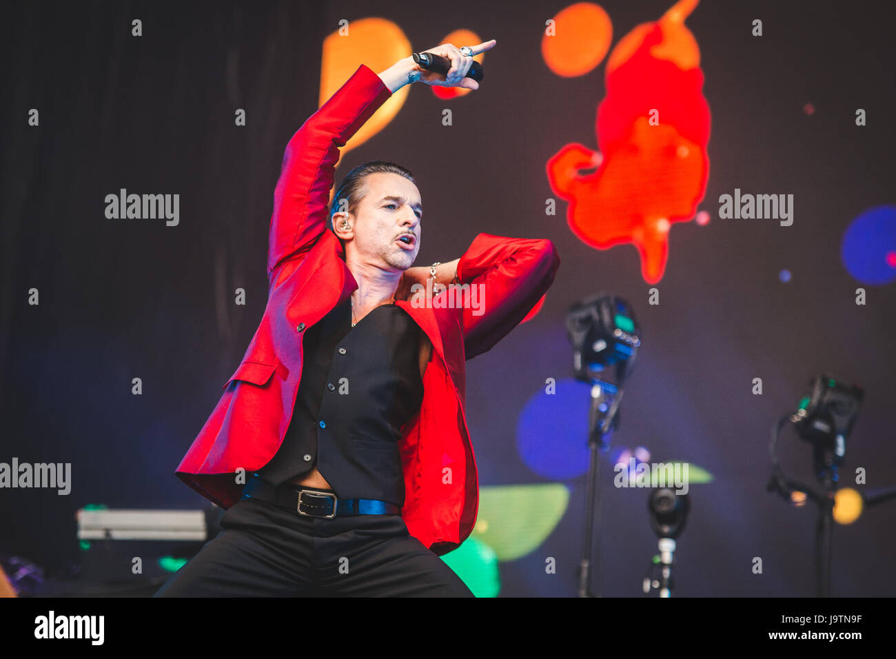 Londra, Regno Unito. Il 3 giugno, 2017. Dave Gahan, Martin Gore e Andy Fletcher del British elctronic Band Depeche Mode, eseguire presso il London Stadium sul solo UK Data di loro 2017 "acquavite" tour globale di credito: Myles Wright/ZUMA filo/Alamy Live News Foto Stock