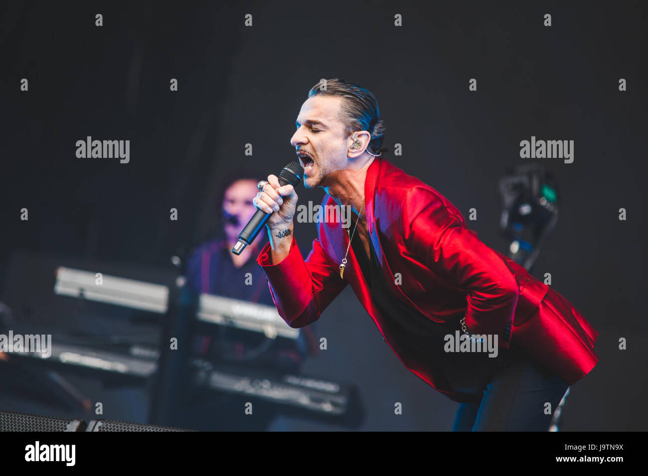 Londra, Regno Unito. Il 3 giugno, 2017. Dave Gahan, Martin Gore e Andy Fletcher del British elctronic Band Depeche Mode, eseguire presso il London Stadium sul solo UK Data di loro 2017 "acquavite" tour globale di credito: Myles Wright/ZUMA filo/Alamy Live News Foto Stock