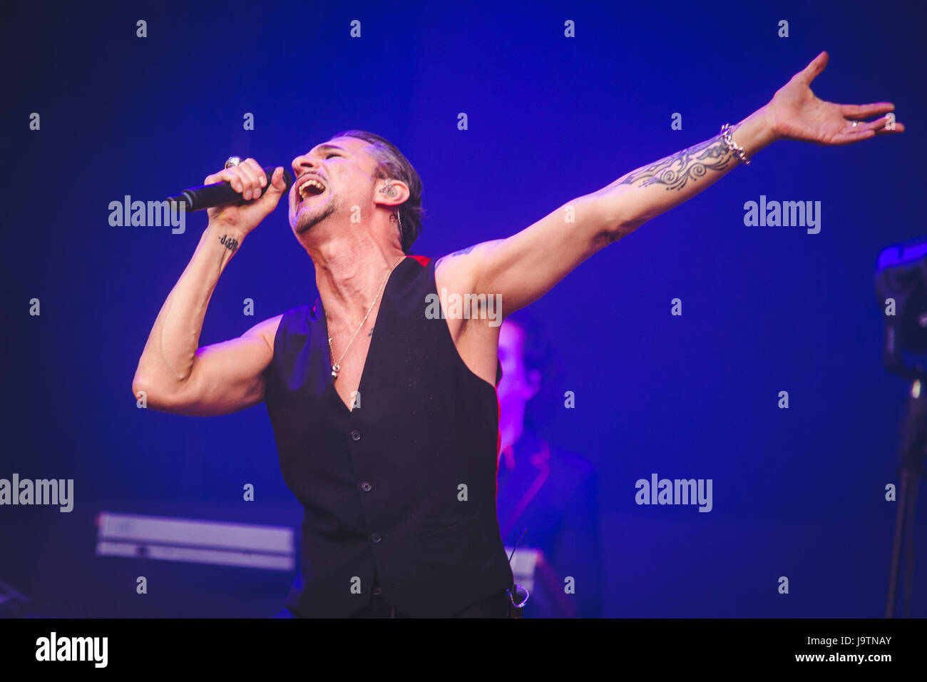 Londra, Regno Unito. Il 3 giugno, 2017. Dave Gahan, Martin Gore e Andy Fletcher del British elctronic Band Depeche Mode, eseguire presso il London Stadium sul solo UK Data di loro 2017 "acquavite" tour globale di credito: Myles Wright/ZUMA filo/Alamy Live News Foto Stock