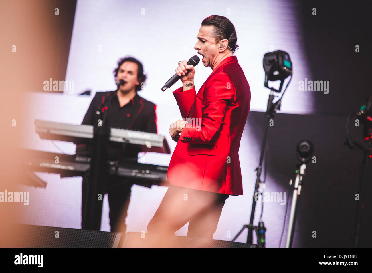 Londra, Regno Unito. Il 3 giugno, 2017. Dave Gahan, Martin Gore e Andy Fletcher del British elctronic Band Depeche Mode, eseguire presso il London Stadium sul solo UK Data di loro 2017 "acquavite" tour globale di credito: Myles Wright/ZUMA filo/Alamy Live News Foto Stock