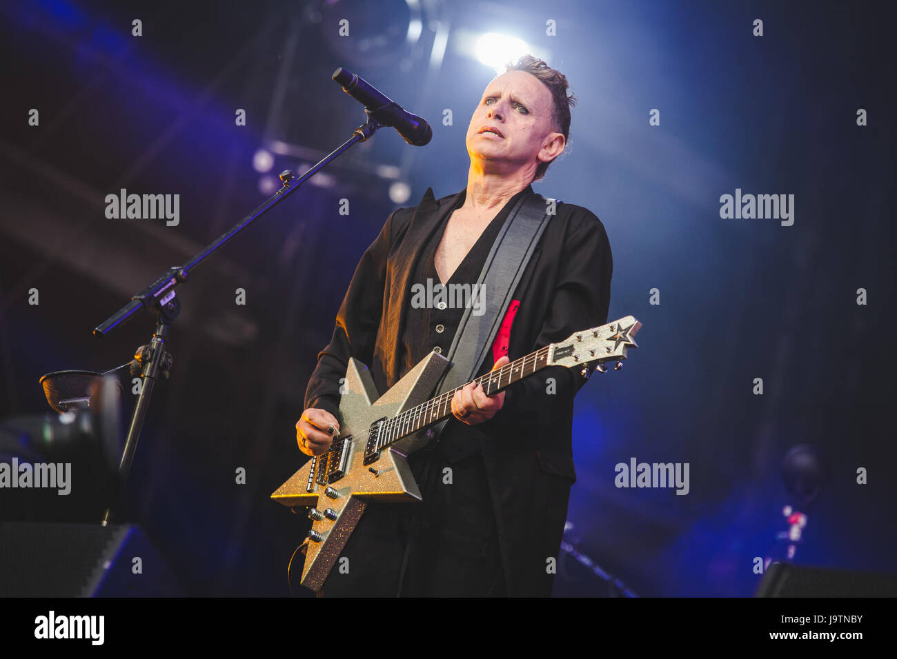 Londra, Regno Unito. Il 3 giugno, 2017. Dave Gahan, Martin Gore e Andy Fletcher del British elctronic Band Depeche Mode, eseguire presso il London Stadium sul solo UK Data di loro 2017 "acquavite" tour globale di credito: Myles Wright/ZUMA filo/Alamy Live News Foto Stock
