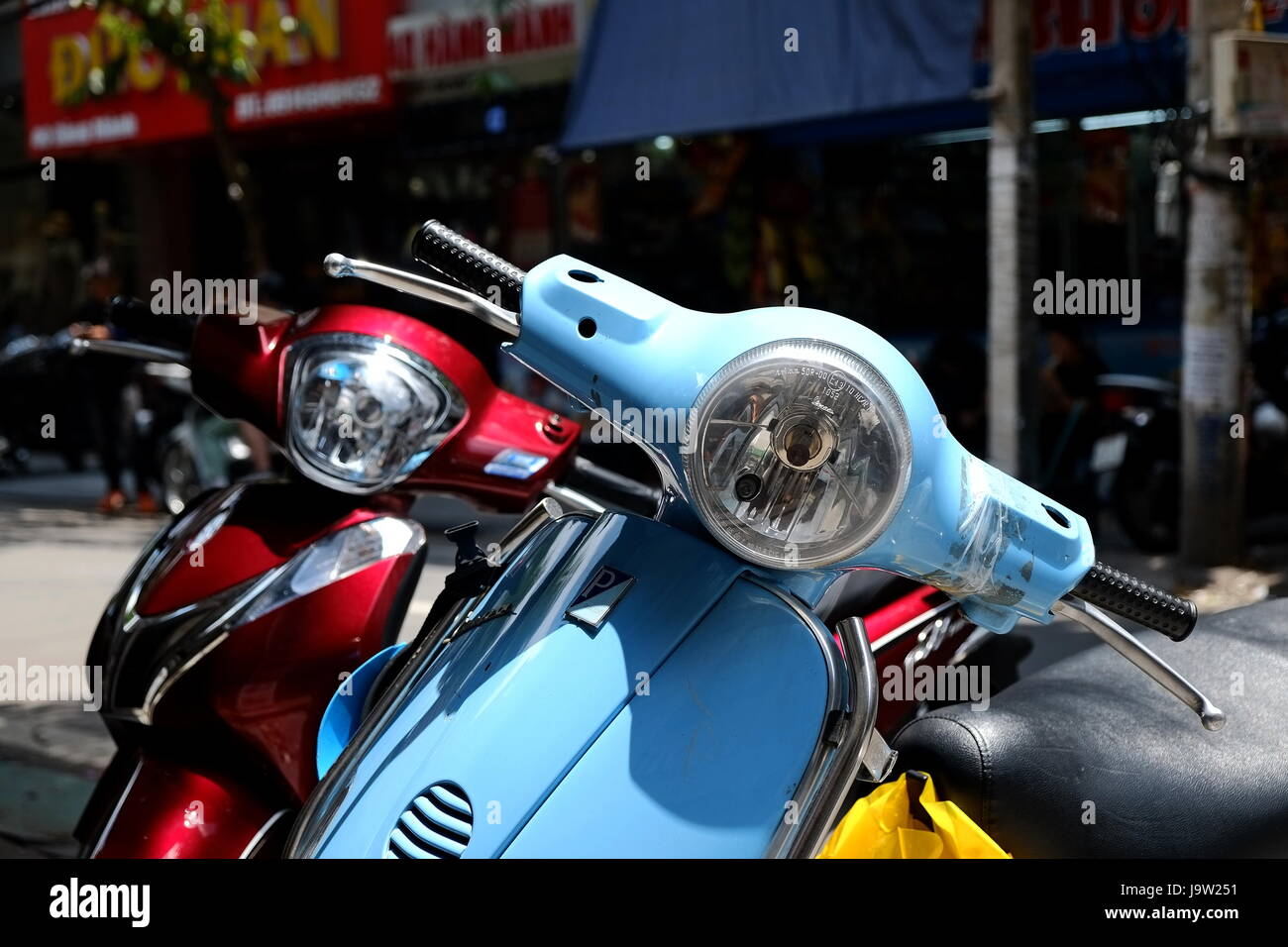 Le moto italiane per le strade di Hanoi Foto Stock