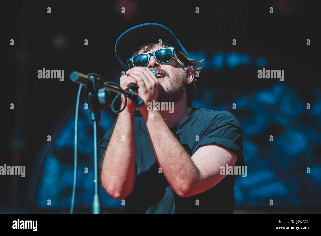 Luglio 17, 2016: Calcutta performance dal vivo sul palco del Festival collisioni in Barolo, apertura di Mika's Summer Tour 2016 Foto: Cronos/Alessandro Bosio Foto Stock