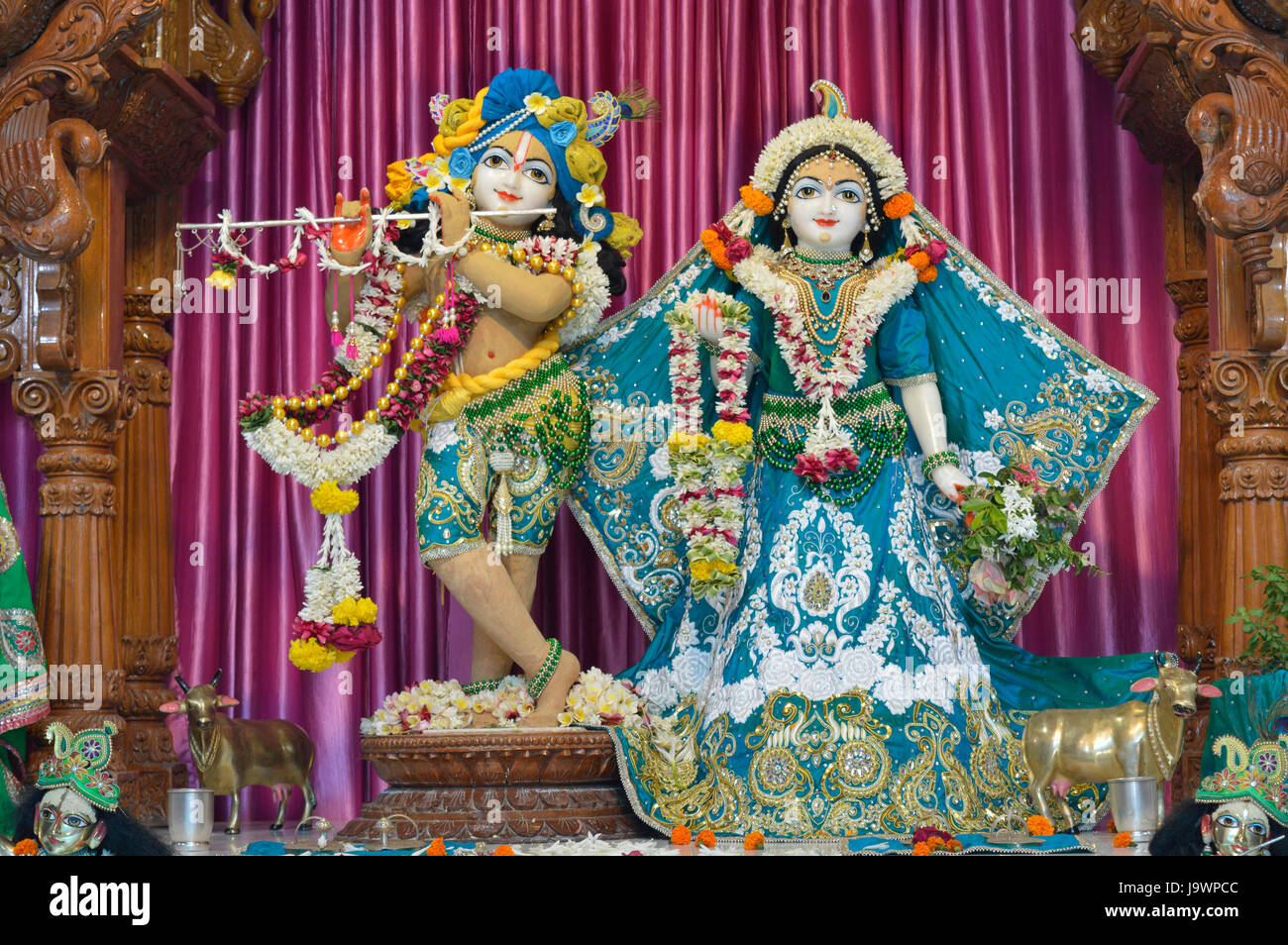 Divinità di Shree Radha Gopal mandir (ISKCON) Aravade, Tasgaon vicino Sangli, Maharashtra. Foto Stock