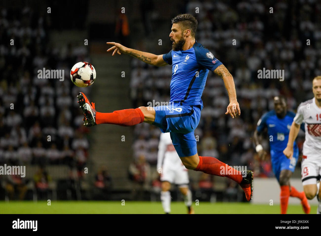 BARYSAW/Bielorussia - 9 Settembre 2016: Olivier Giroud della Francia nazionale di calcio salto in alto nella partita contro la Bielorussia sul Foto Stock