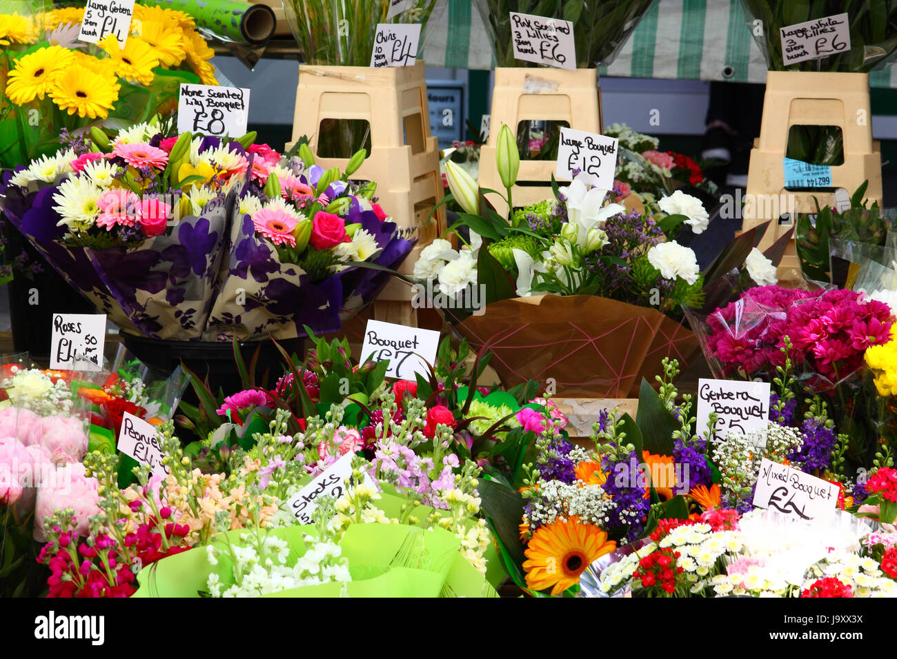 Giorno di mercato a Wetherby vicino a Leeds, Yorkshire. Foto Stock