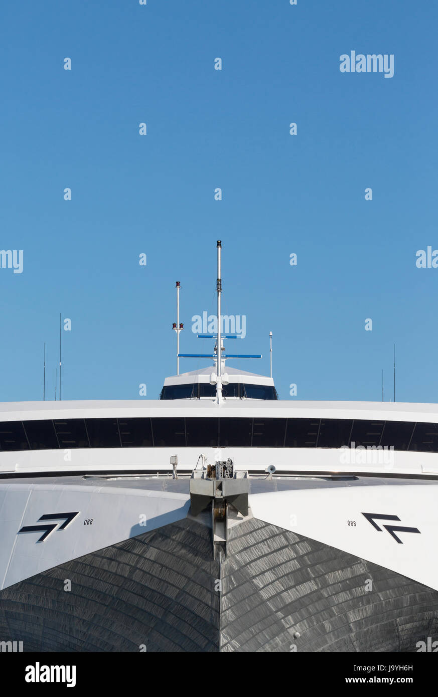 Il 2017-costruito catamarano Incat Express 3 catturato al suo homeport Aarhus nei giorni dopo il viaggio di consegna dalla Tasmania. Foto Stock