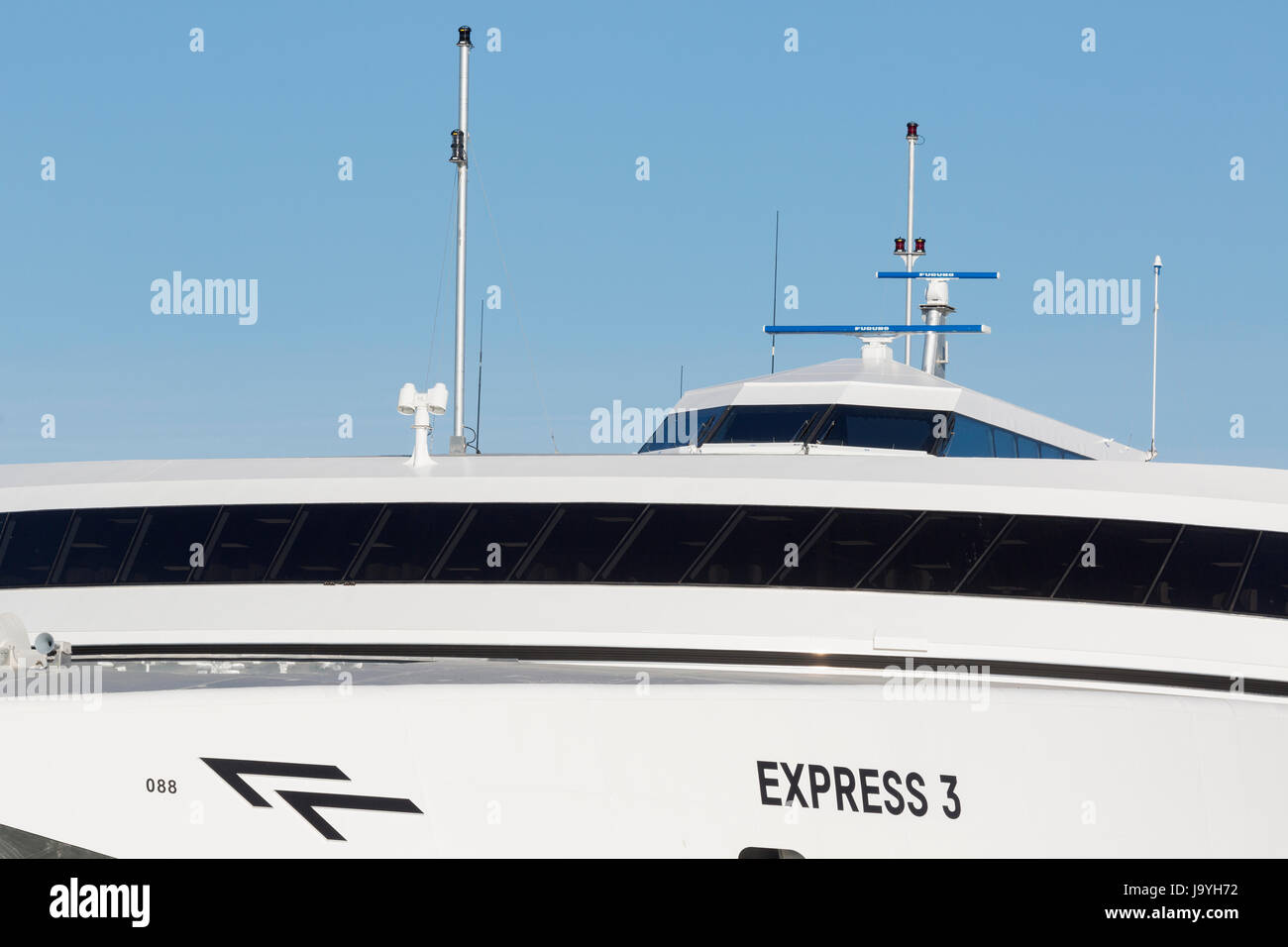 Il 2017-costruito catamarano Incat Express 3 catturato al suo homeport Aarhus nei giorni dopo il viaggio di consegna dalla Tasmania. Foto Stock