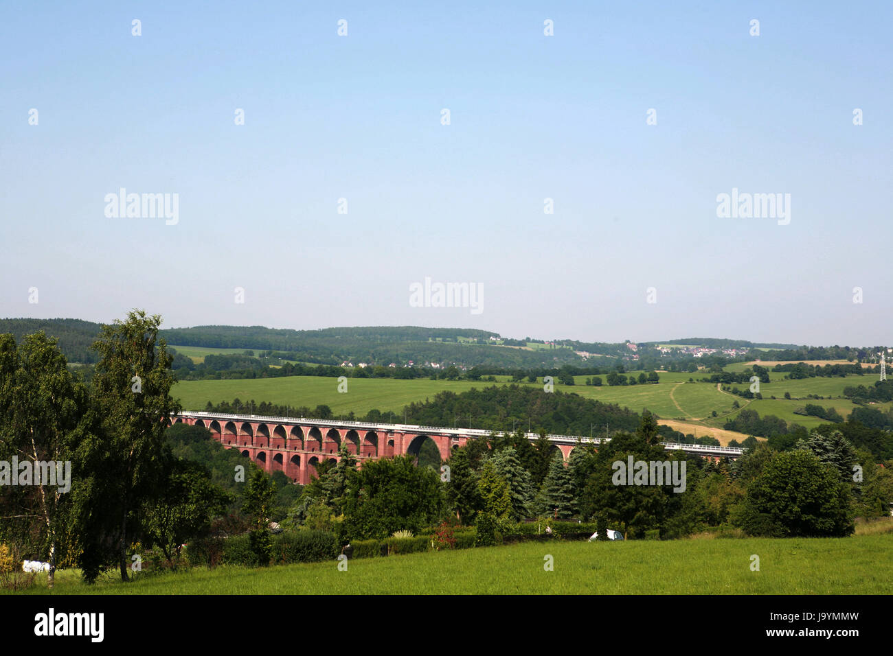 Il gltzschtalbrcke è un ponte ferroviario e il più grande ponte di mattoni in tutto il mondo,sachsen,germania,netzschkau Foto Stock