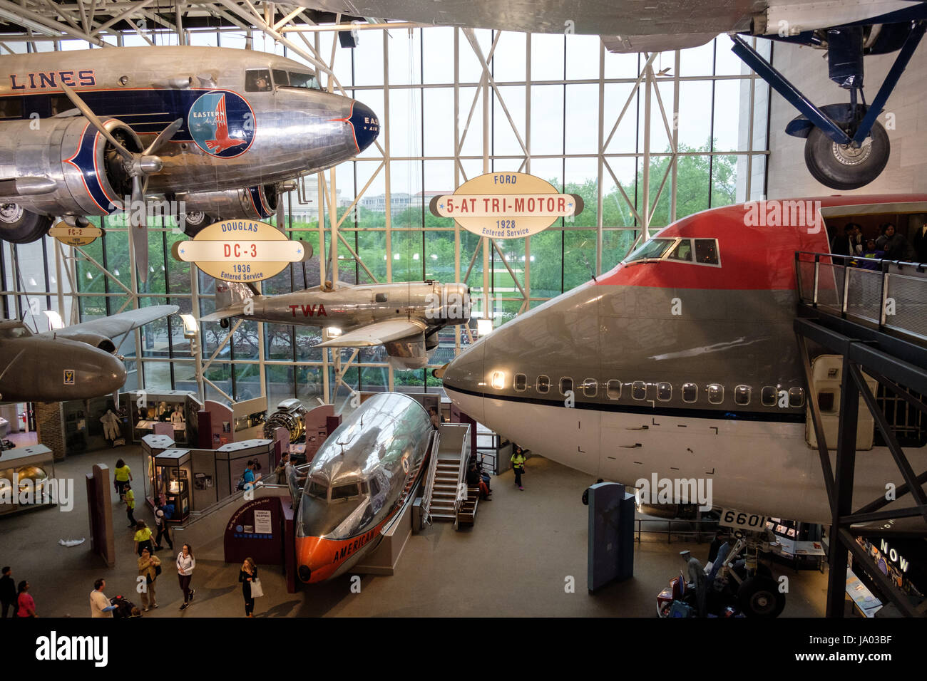 Ford 5-A Trimotor e Douglas DC-3, Museo Nazionale dell'aria e dello spazio, Washington D.C., USA Foto Stock