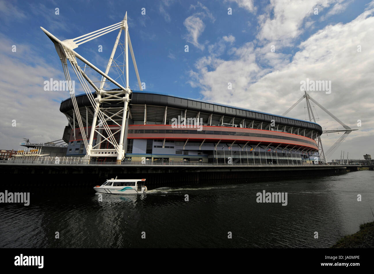 Archivbild! 01.04.2009, fussball wm-qualifikation europa, 6.Spieltag, GALLES - Deutschland im-Millenium Stadium di Cardiff. aussenansicht des millenium-stadions. photo: cronos/MIS Foto Stock