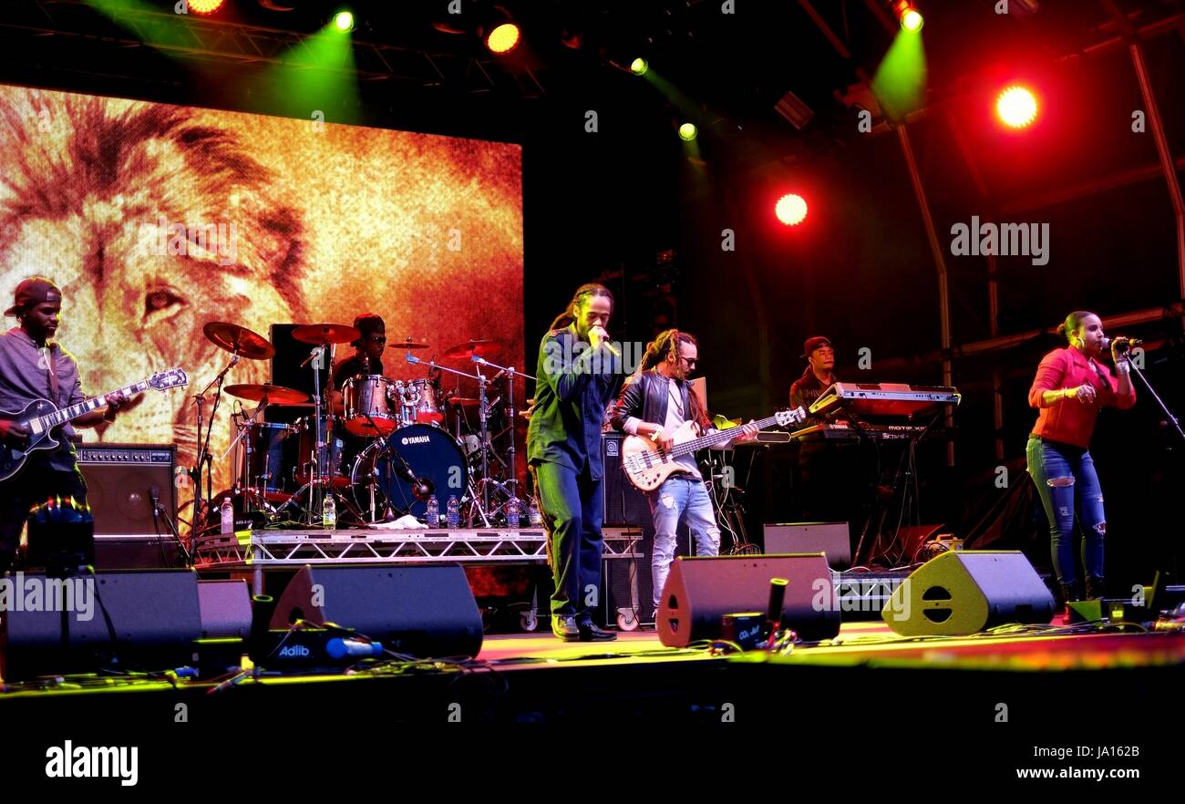 Il giamaicano reggae artist Damian Marley, figlio di Bob Marley, suonare dal vivo sul palco principale al Bestival, Newport, Isle of Wight, 10 Settembre 2016 Foto Stock