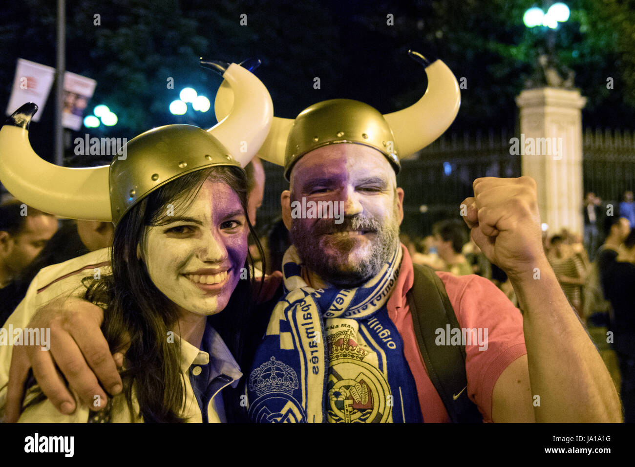 Madrid, Spagna. Il 3 giugno, 2017. Real Madrid tifosi celebra il 12 Champions League titolo di Madrid in Spagna. Credito: Marcos del Mazo/Alamy Live News Foto Stock