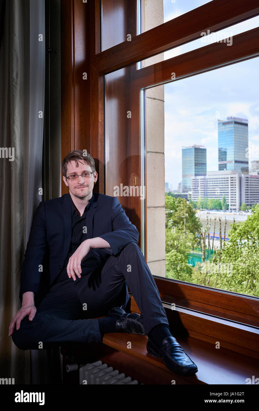 Edward Snowden in esilio la vita a Mosca per intervista esclusiva con Kyodo News Giappone Foto Stock