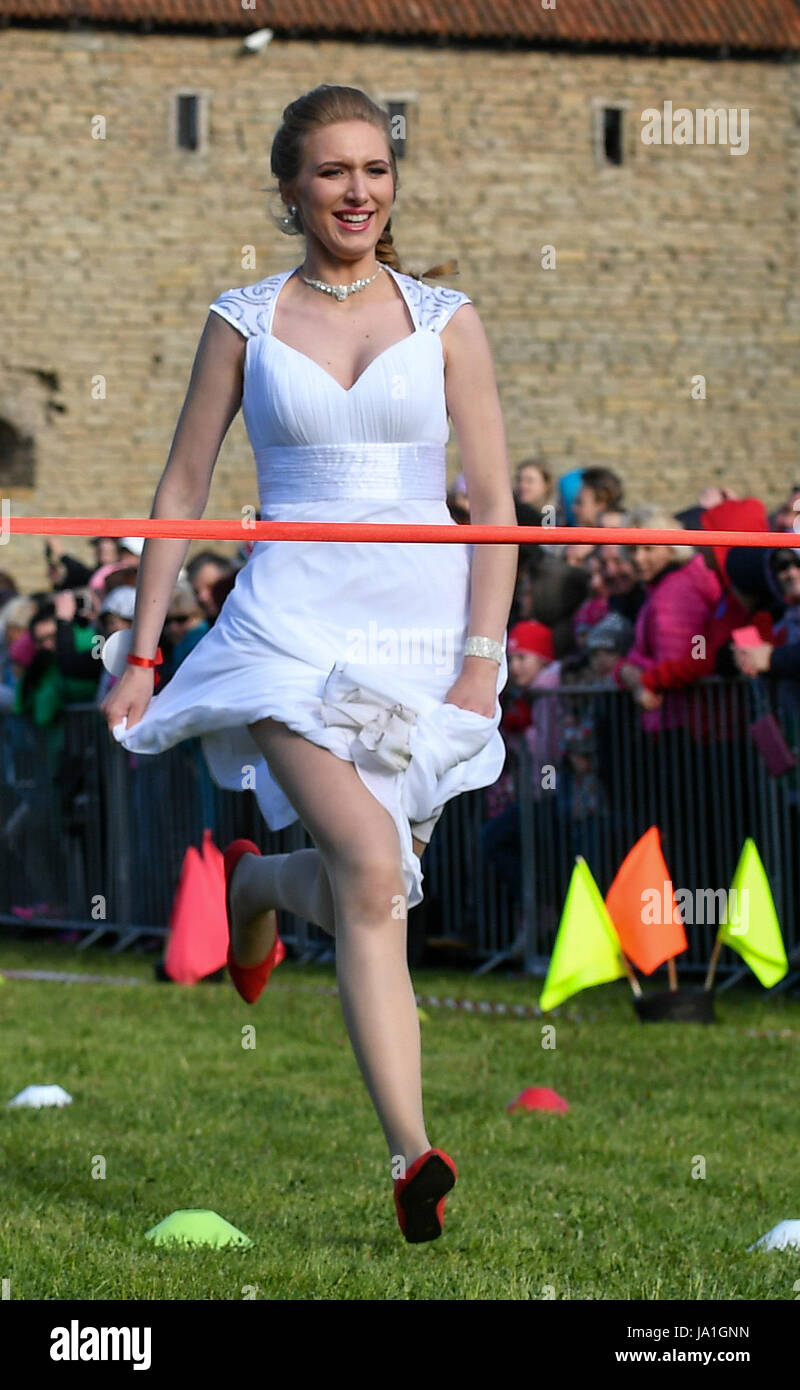 Narva Estonia 04 Giugno 17 Una Donna Vestita Come 0tcag