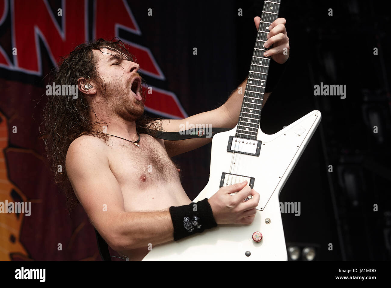 Norimberga, Germania. Il 4 giugno, 2017. Front man Joel O·Keefe eseguendo con Australian hard rock band Airbourne sul palco principale al Rock am Ring Festival di musica in Nuremberg, Germania, il 4 giugno 2017. Foto: Thomas Frey/dpa/Alamy Live News Foto Stock