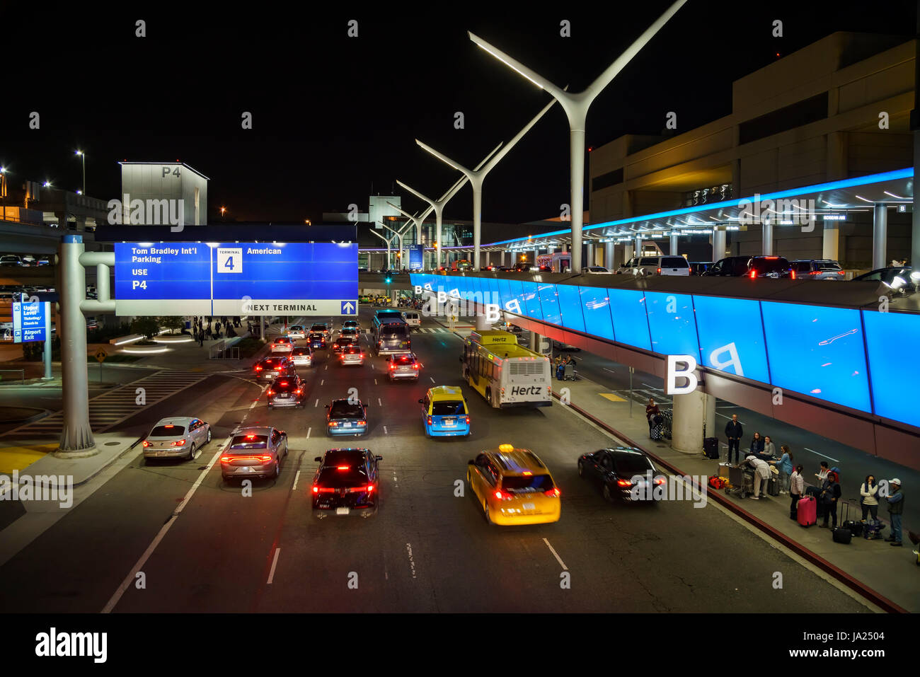 Los Angeles , APR 21: Tom Bradley International Terminal del trafficato Aeroporto Internazionale di Los Angeles il Apr 21, 2017 a Los Angeles in California Foto Stock