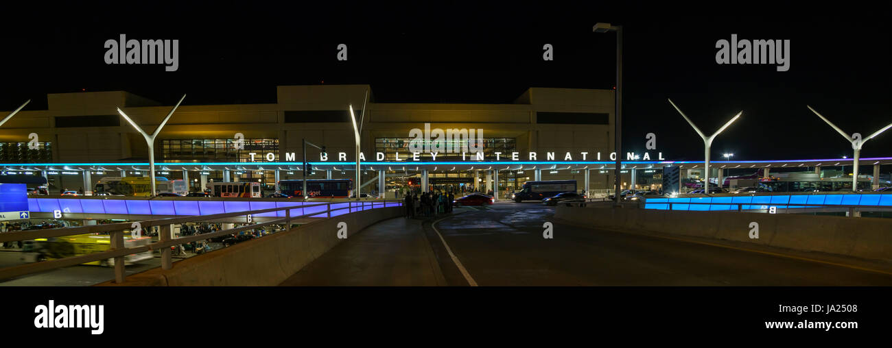 Los Angeles , APR 21: Tom Bradley International Terminal del trafficato Aeroporto Internazionale di Los Angeles il Apr 21, 2017 a Los Angeles in California Foto Stock
