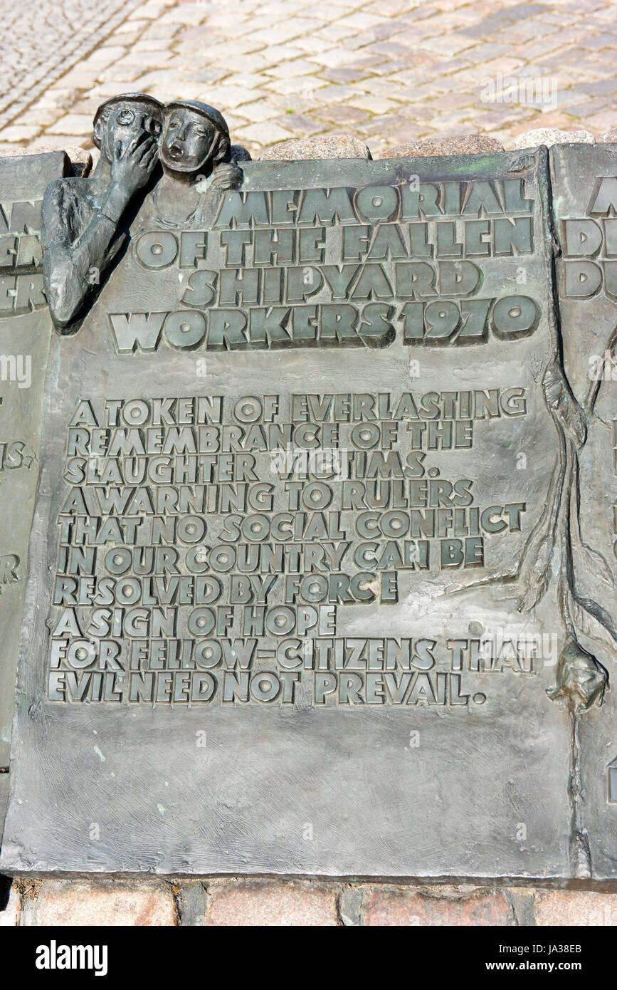 Monumento ai Caduti i lavoratori del cantiere del 1970 è per coloro che hanno perso la vita durante le città costiere di eventi. Foto Stock