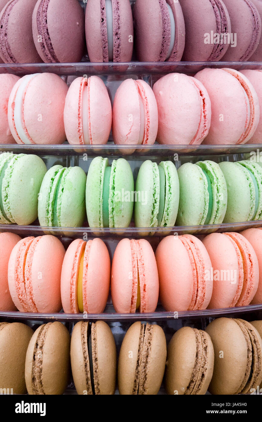 Colorati impilati Macarons francese Foto Stock