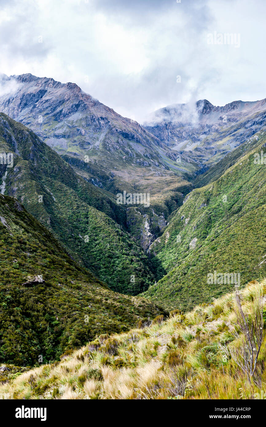 Vista panoramica o Otira valle intorno Arthur's Pass, Isola del Sud, Nuova Zelanda Foto Stock