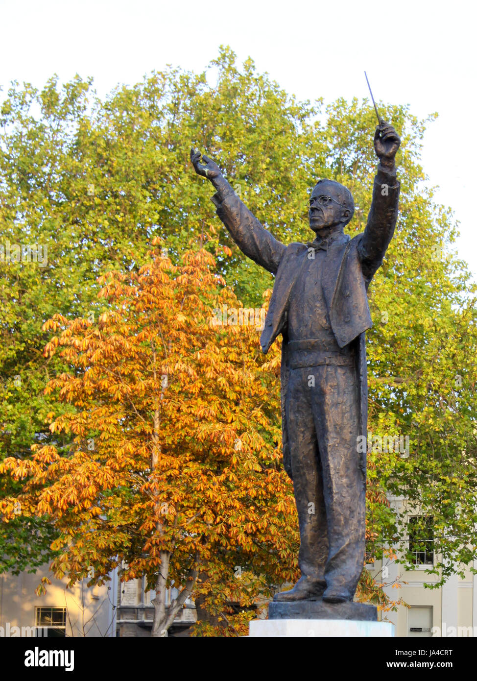 Statua del compositore Gustav Holst in Giardini Imperiali Cheltenham Foto Stock