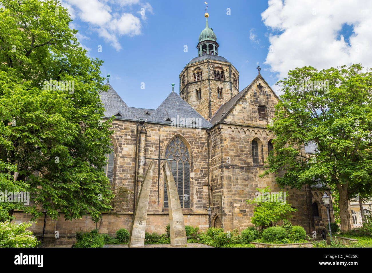 Münster San Bonifatius chiesa nel centro storico di Hameln, Germania Foto Stock