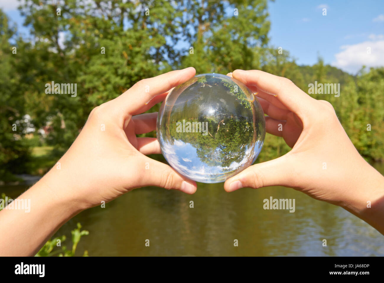 Futuro, magia, Palla di vetro, vetroso, paesaggio, paesaggio, natura, meteo  ciotola Foto stock - Alamy