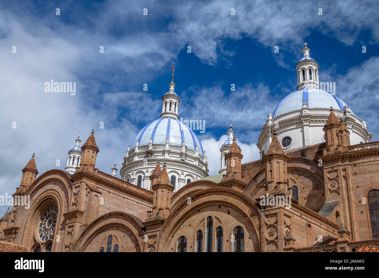 Cupola blu di Inmaculada Concepción - Cattedrale di Cuenca, Ecuador Foto Stock