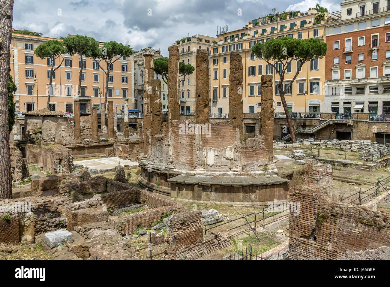 Antiche rovine in Largo di Torre Argentina area archeologica - Roma, Italia Foto Stock