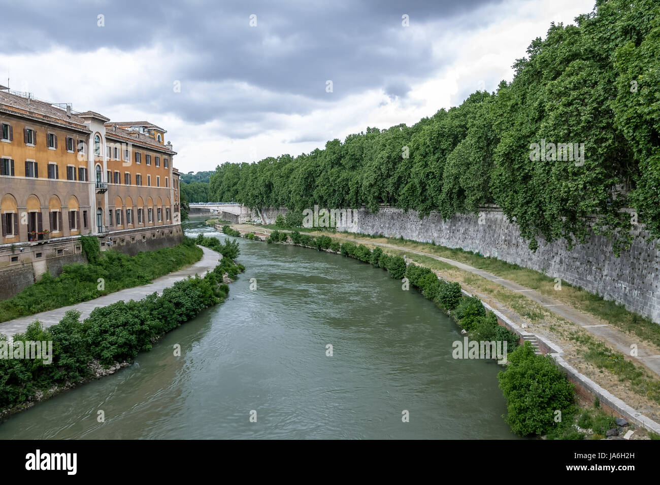 Fiume Tevere e Isola Tiberina (Isola Tiberina) - Roma, Italia Foto Stock