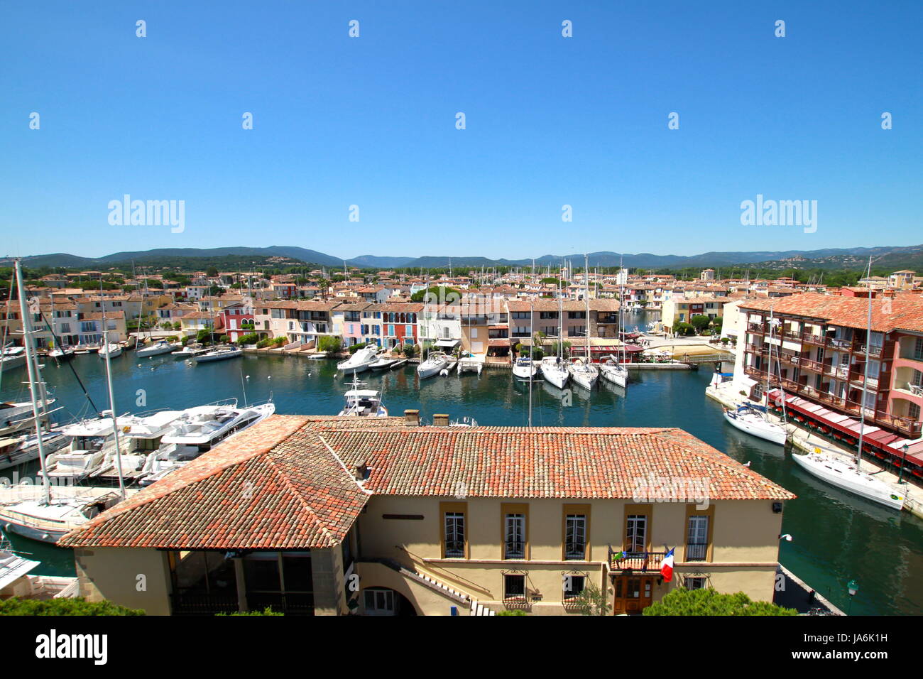Casa, edificio PORT, acqua salata, mare oceano, acqua, barca a remi, in barca a vela Foto Stock