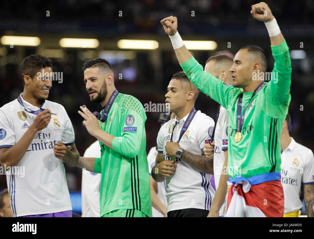 3 giugno 2017, Cardiff City Stadium, il Galles; finale di UEFA Champions League Juventus FC versus Real Raphael Varanne,Kiko Casilla,Mariano DÃ-az e Keylor Navas presso la medaglia presentazione sul podio Foto Stock