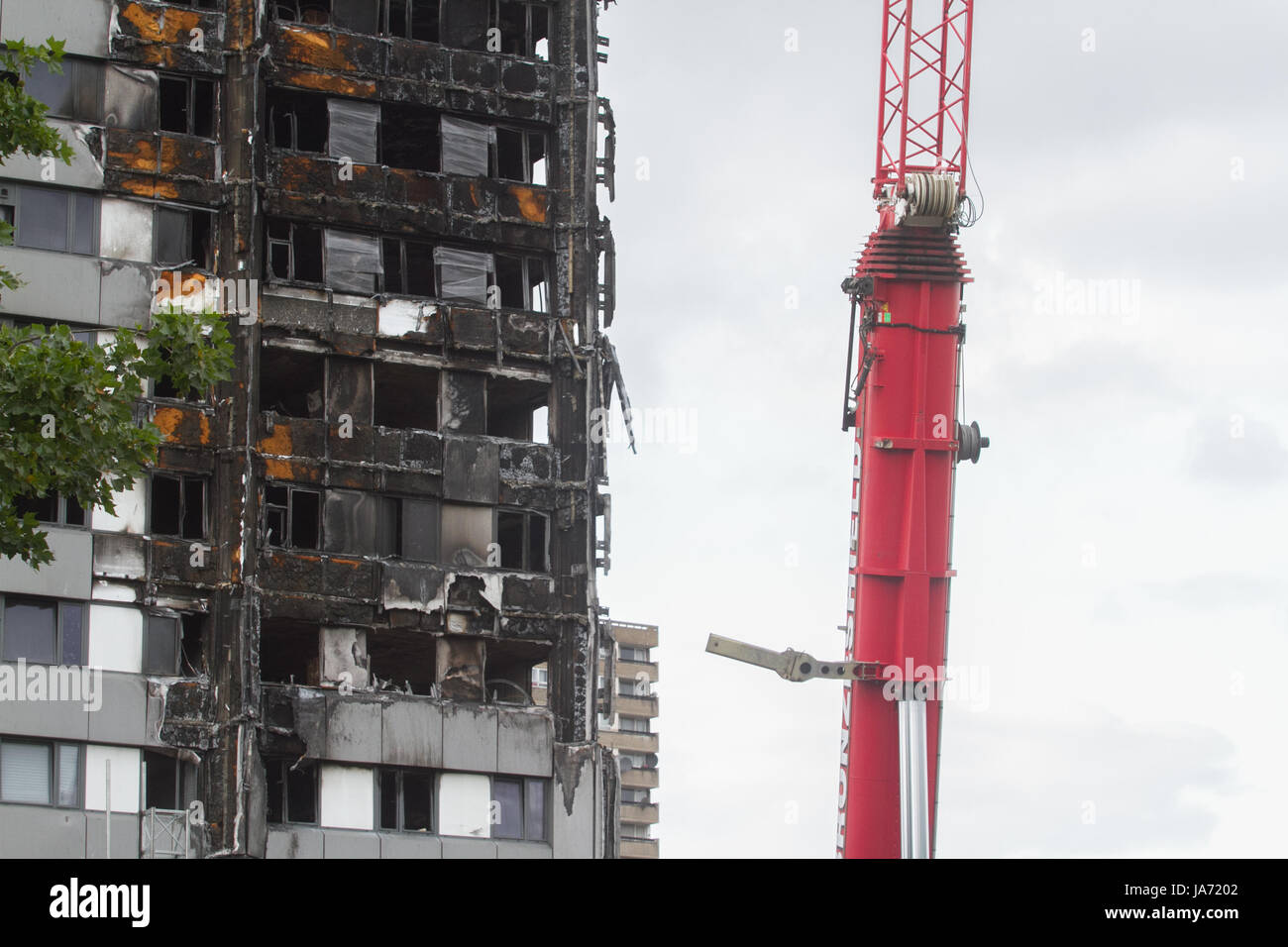 Londra REGNO UNITO. 24 agosto 2017. Carnevale di Notting Hill segnerà la terribile tragedia di Grenfell Tower con un minuto di silenzio come la torre si trova in prossimità del carnevale di Notting Hill route Foto Stock