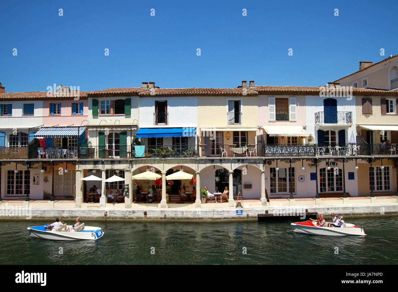 Casa, edificio PORT, acqua salata, mare oceano, acqua, barca a remi, in barca a vela Foto Stock