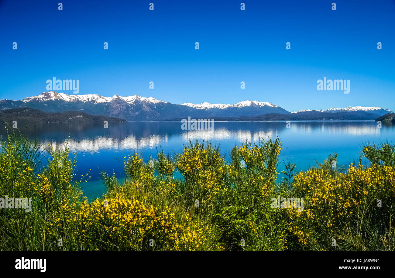 Bellissimi laghi nel Lago Argentino quartiere vicino a Bariloche, Argentina Foto Stock