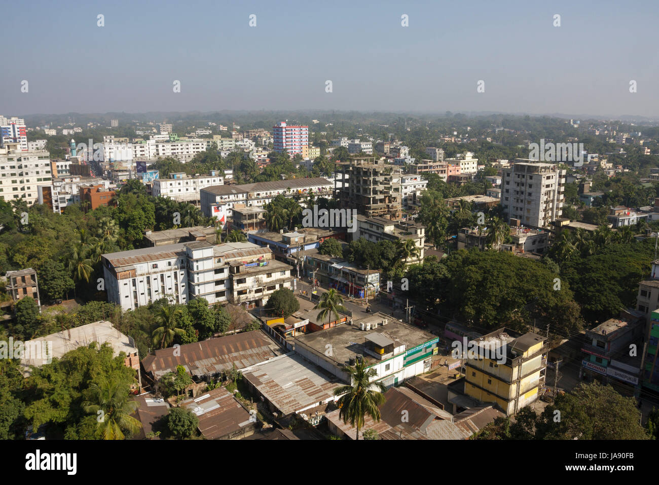 Vista su Sylhet da uno degli edifici più alti della città. Sylhet, Bangladesh. Foto Stock