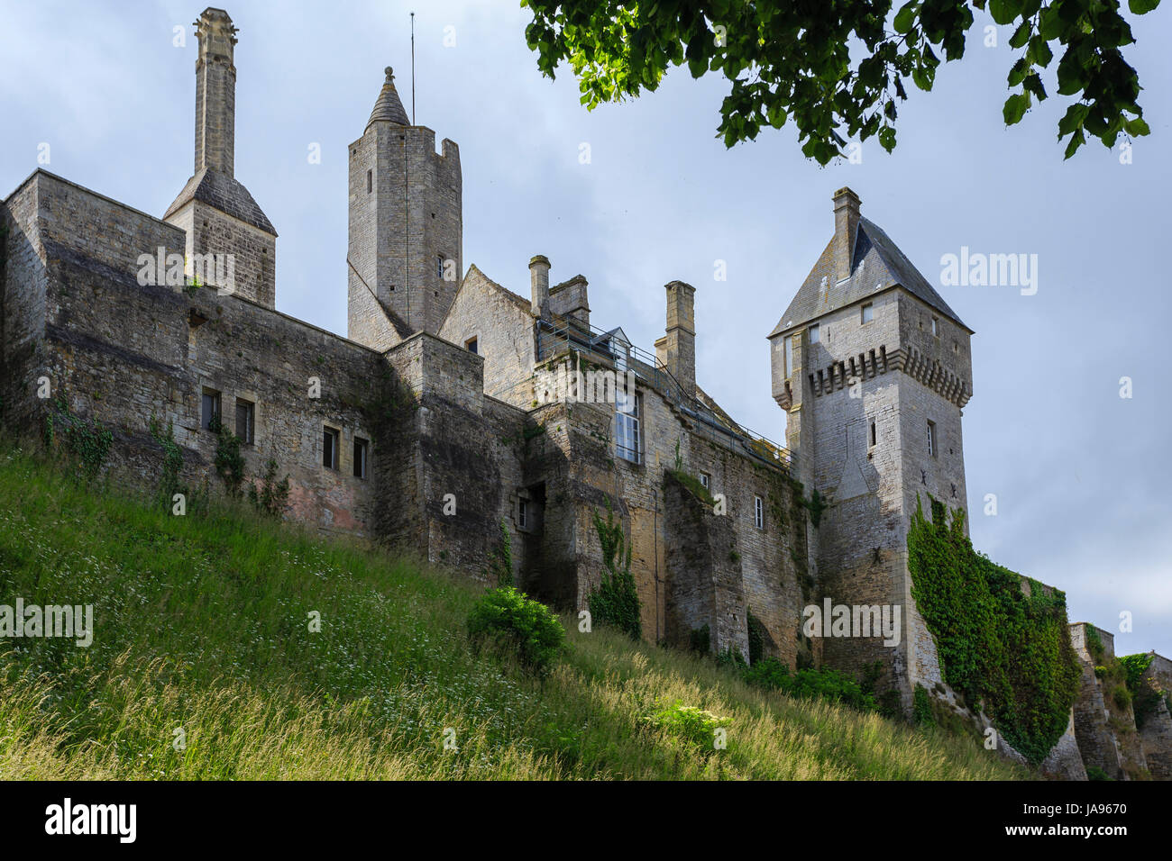 Francia, Calvados, Creully, il castello Foto Stock